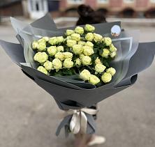Букет Белые кустовые розы Солинеро #REPLACE_PRED# Рождественский