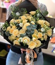 Букет цветов из:  Розы и Лизиантусы #REPLACE_PRED# Рождественский